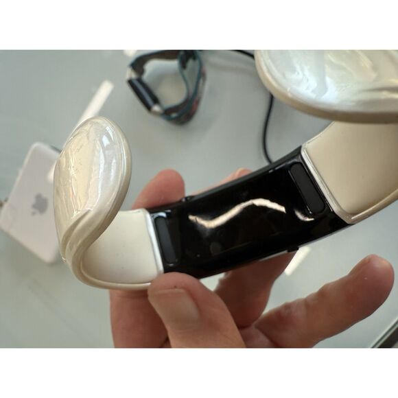 Lot of 4 Fitness Trackers 2 Fitbit Some Working As Is Striiv And mota - Picture 11 of 12